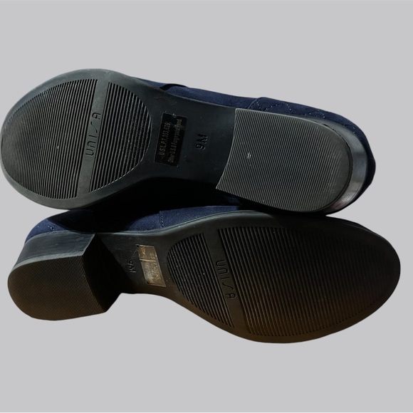 NIB Unisa Unpiera Side Zip Ankle bootie with silver buckle Navy - Picture 4 of 5